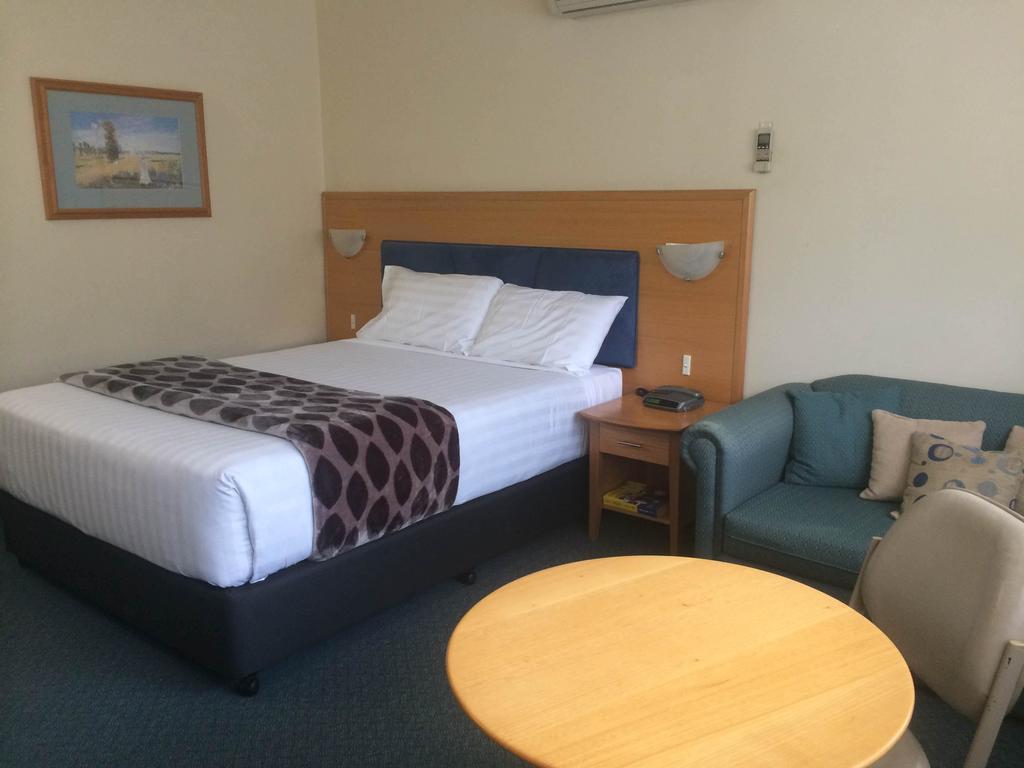 Park Motor Inn Toowoomba Szoba fotó